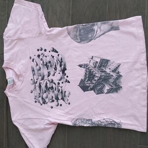 Supreme Unisex Tshirt size Medium